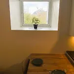 Hb Homes - The Basement Budget Lägenhet