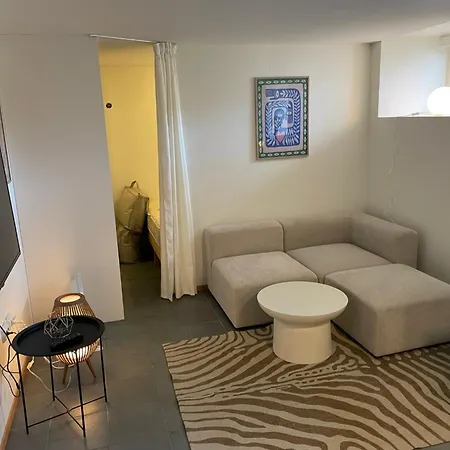 Апартаменты Hb Homes - The Basement Budget *