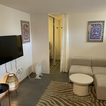 Apartamento Hb Homes - The Basement Budget *
