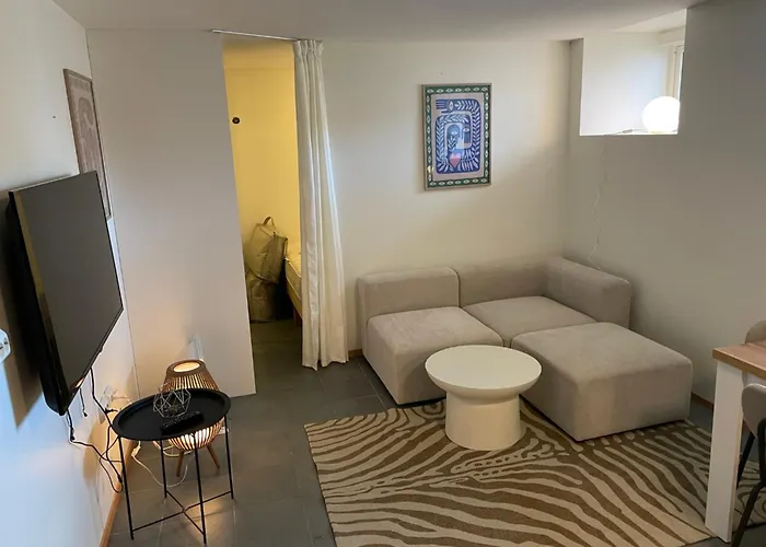 Apartamento Hb Homes - The Basement Budget *