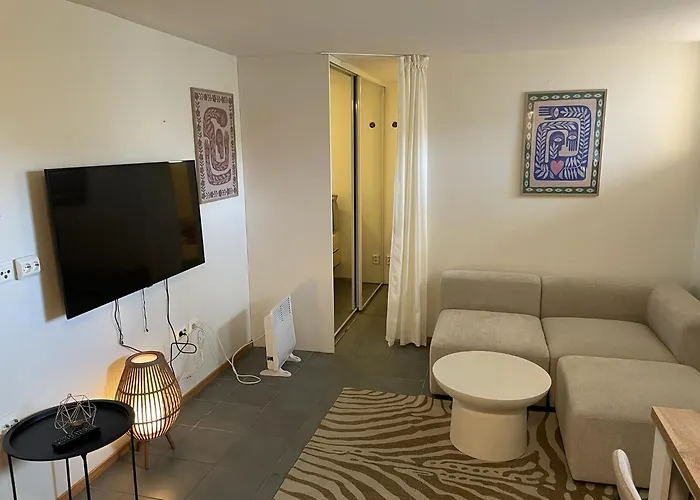 Apartamento Hb Homes - The Basement Budget *